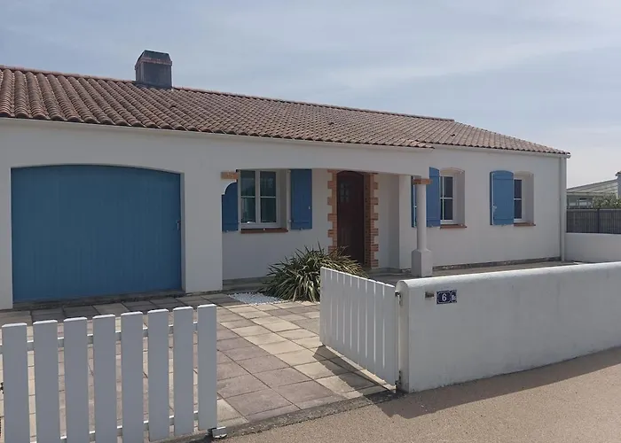 Maison Avec Piscine Chauffee Privee Holiday home Saint-Hilaire-de-Riez